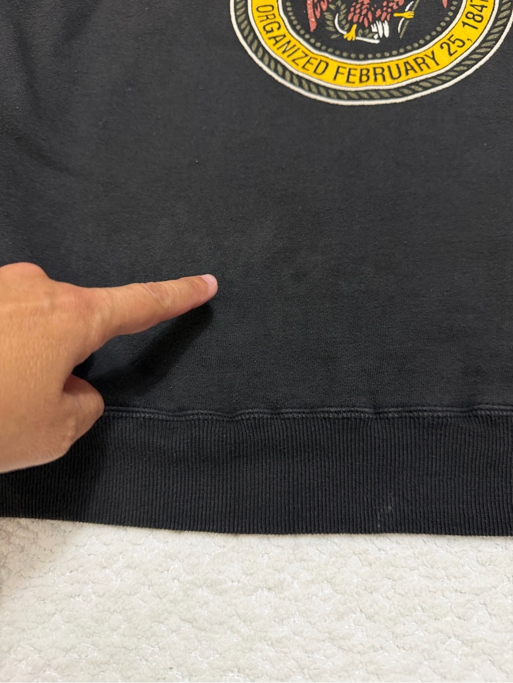 University of Iowa Hawkeyes Galt Sand Crewneck Sweater Vintage Size Medium - Picture 3 of 9